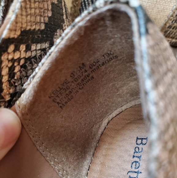 Baretraps Kellye Snake Retile Print Vegan Loafers Slip On Womens Size 9.5 M EUC - Picture 10 of 10